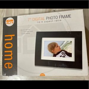 HOME Brand Digital Photo Frame 7" 16:9 aspect ratio.  New unopened box.